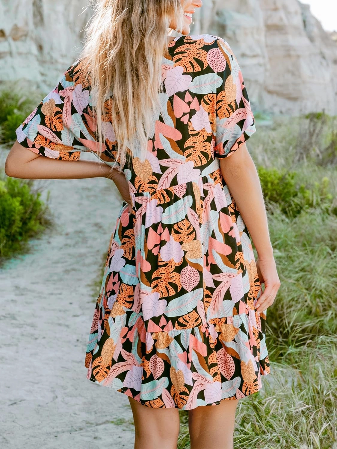 CUPSHE Women's Mini Dress V Neck Tropical Short Sleeve Loose Fit Ruffled Short Summer Beach Dress