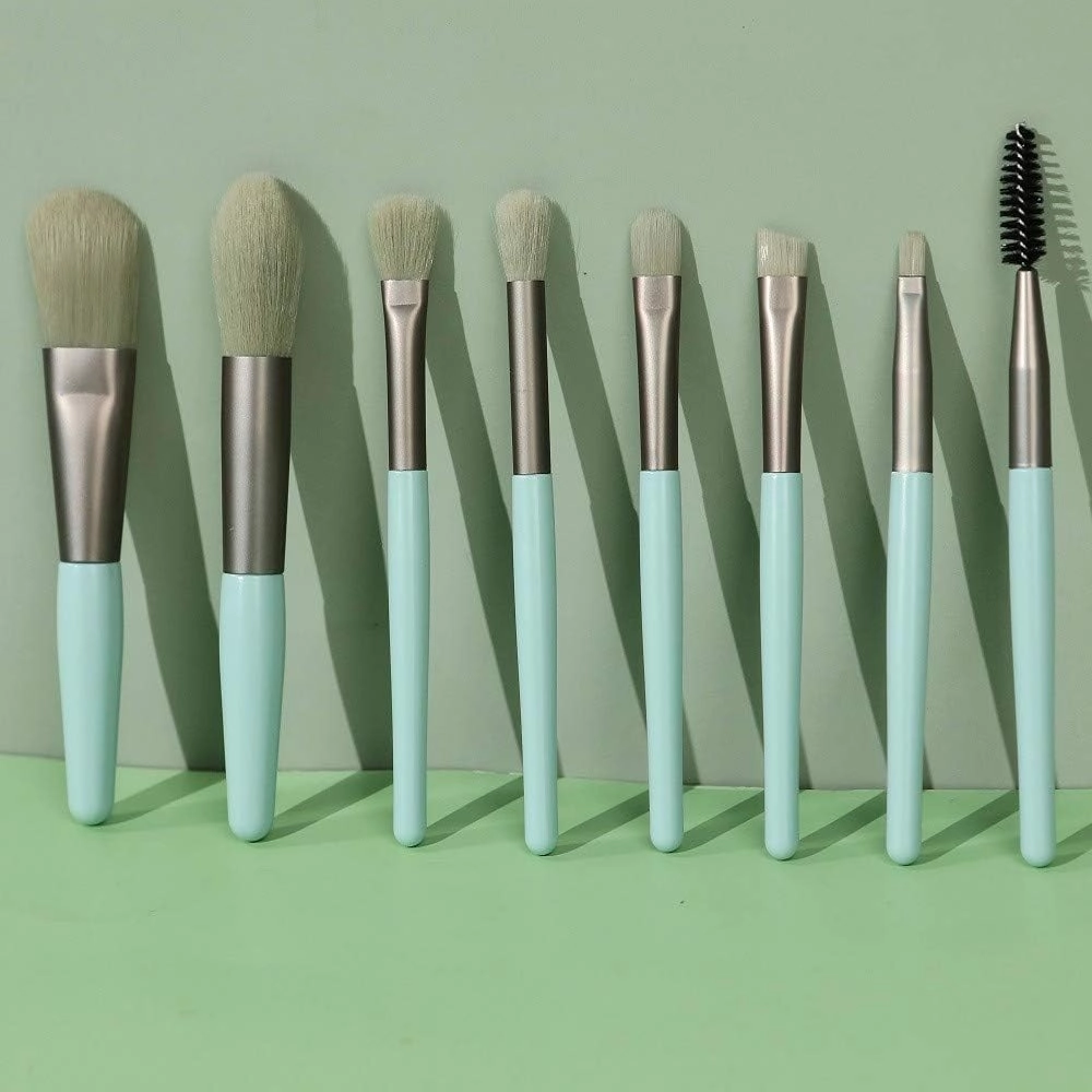 Makeup Brush Set of with Wooden Set Brushes Soft Brush Handle 8 Full Brush Battery Operated Makeup Brush(Green)