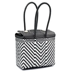 Mexican Handwoven Artisan Bag Made from Recycled Plastic - Black and White Peak-Like Patterns (Small)