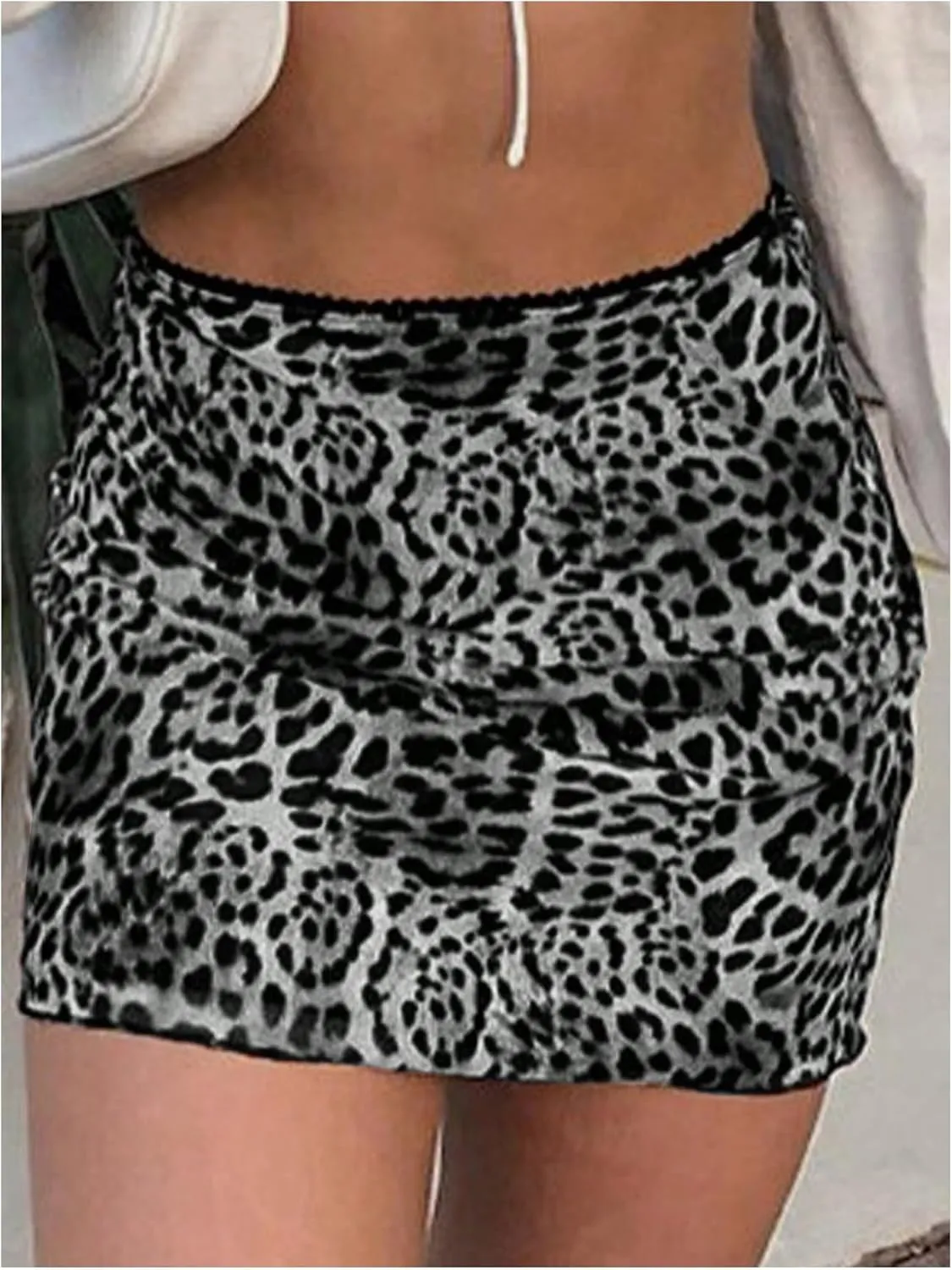 Milumia Women's Leopard Print High Waisted Mini Skirt Y2k Going Out Short Skirts