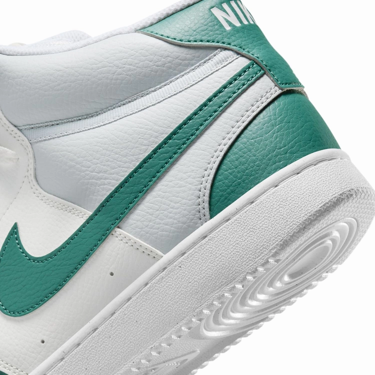 Nike Men's Mid-top Sneaker