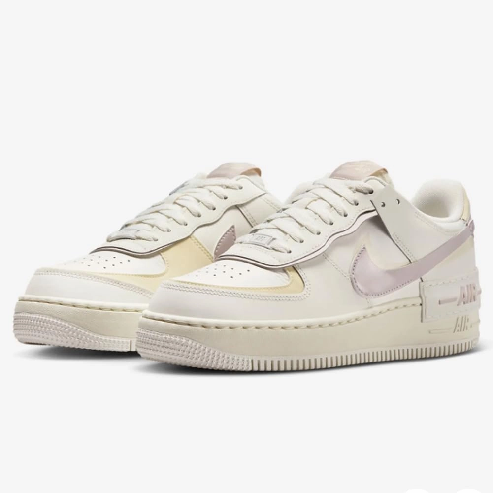 Nike Women Basketball Shoe, 8 US