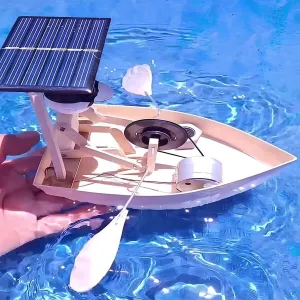 Solar-Powered Rowing Robot, Handmade Wooden Rowing Robot, Solar-Powered Water Floating Small Boat for Swimming Pool Yard Garden Outdoor Ponds Decoration (Blue)