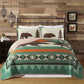 Soul & Lane Rustic Cabin Bear Quilt Set - Queen Size with 2 Shams, Wilderness Lodge Bedding with Country Nature Theme, Forest Quilted Bedspread with Outdoor Motif for Ski Lodge and Lake House