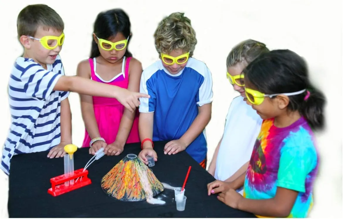 The Magic School Bus: Blasting Off with Erupting Volcanoes Brown, 10.5 Inch