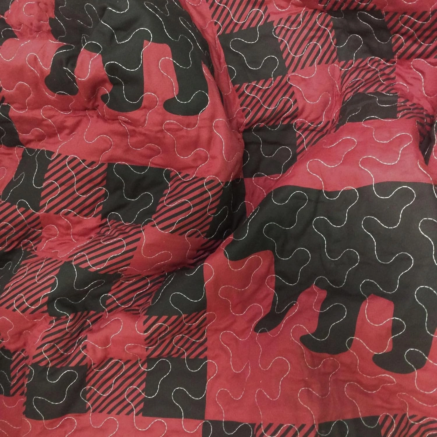 Virah Bella 3 Piece King Lodge Quilt Bedding Set - Buffalo Bear Plaid Red - Rustic Cabin Country Reversible Camping Comforter Set with Decorative Pillow Shams, Red/Black