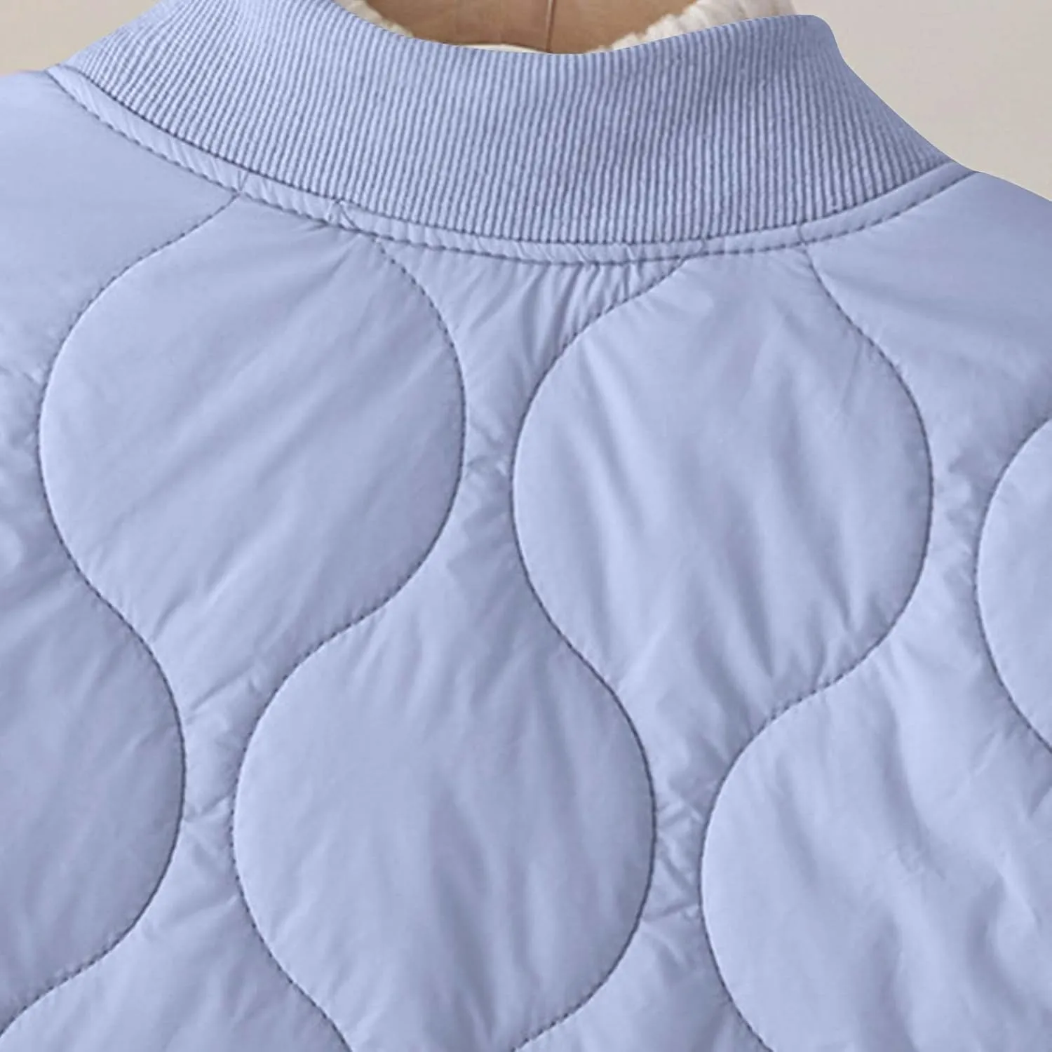 Women's Quilted Jacket Long Sleeve Lightweight Puffer Jacket Button Baggy Winter Coats with Pockets